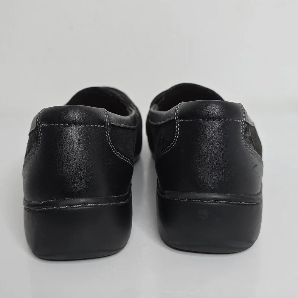 Clarks Womens 8.5 M Cora Daisy Black Embossed Slip On Loafer Leather Shoes